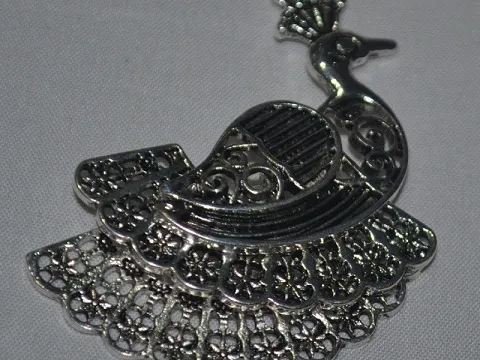 Підвіски металеві