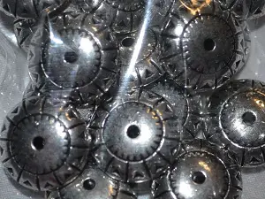 Намистини пластикові