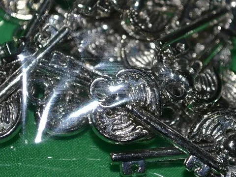 Підвіски пластикові