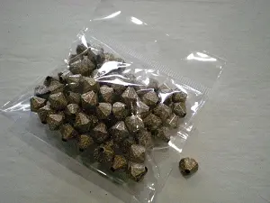 Намистини пластикові