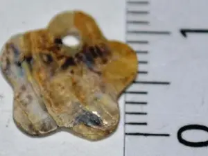 Підвіска з перламутру