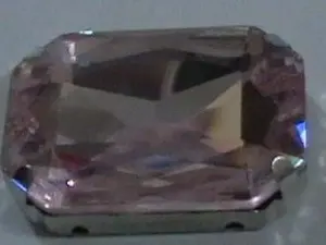 Камінь в оправі