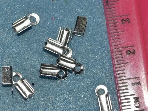 Затискач для шнура