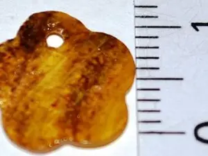 Підвіска з перламутру