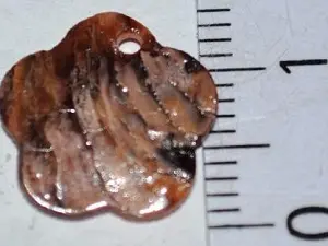 Підвіска з перламутру