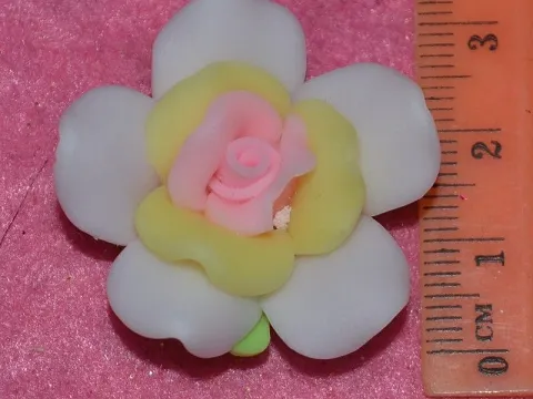 Троянда фімо