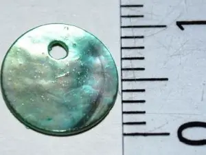 Підвіска з перламутру