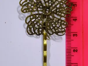 Невидимка з основою