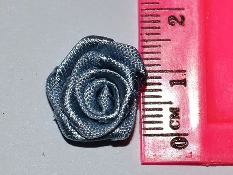 Атласна трояндочка