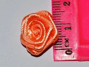 Атласна трояндочка