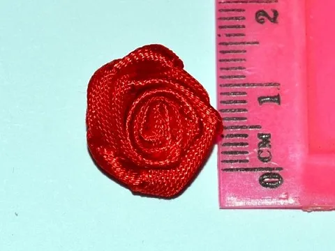 Атласна трояндочка