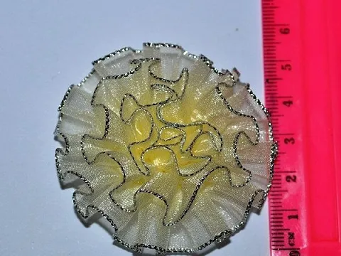 Квітка з органзи