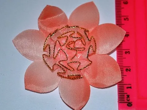Квітка з органзи
