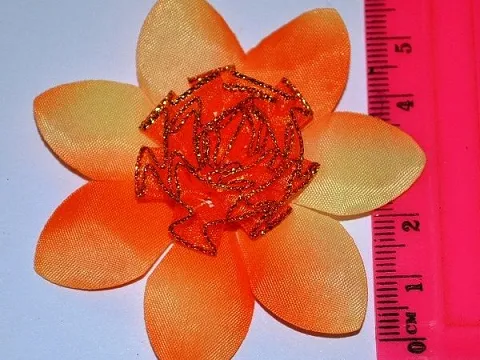 Цветок из органзы