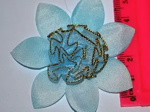 Квітка з органзи