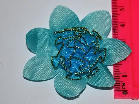 Цветок из органзы