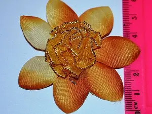 Квітка з органзи