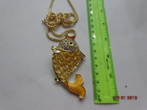 Кулон на цепи