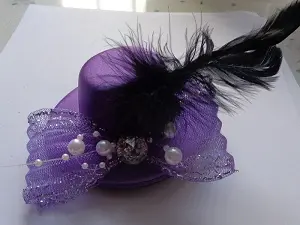 Капелюшок з шпилькою