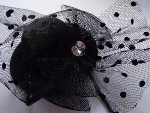 Капелюшок з шпилькою