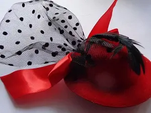 Шляпка с заколкой