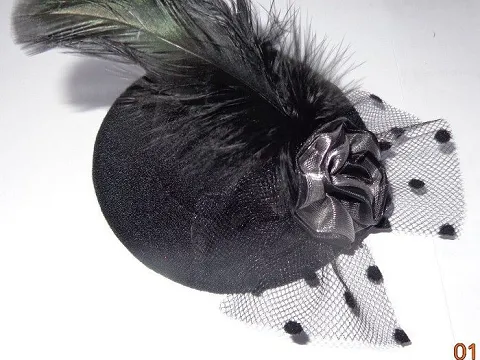 Капелюшок з шпилькою