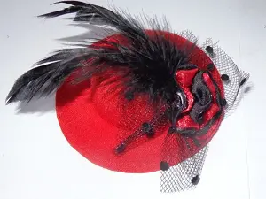 Капелюшок з шпилькою