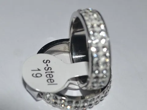 Кільце на палець