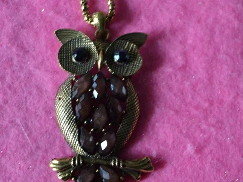 Кулон на ланцюгу