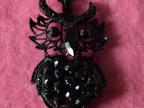 Кулон на ланцюгу