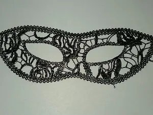 маска мереживна