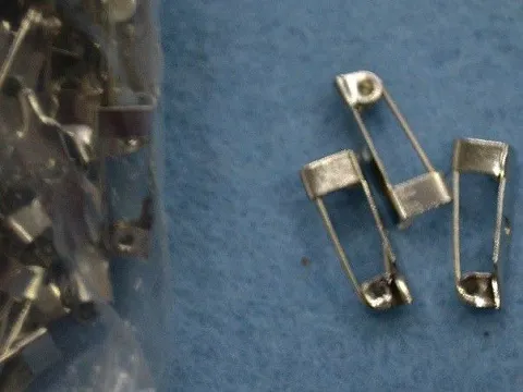 Брошка-планка