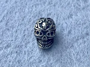 Намистина Череп