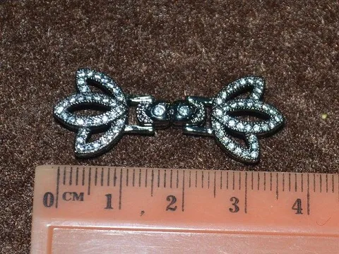 Застібка родованим