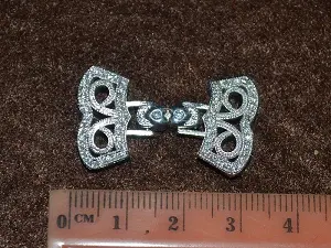 Застібка родованим