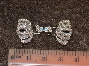 Застібка родованим