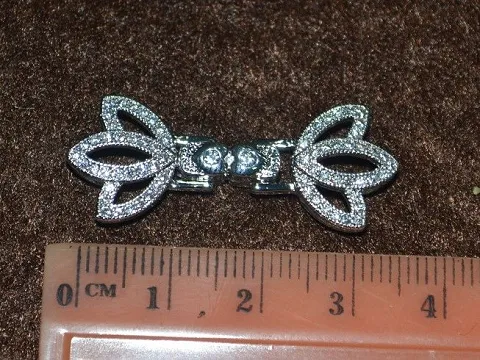 Застібка родованим