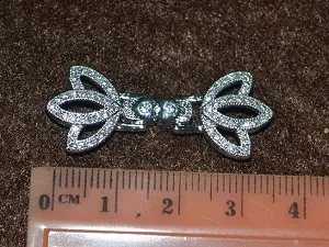 Застібка родованим