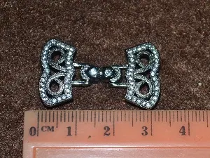 Застібка родованим