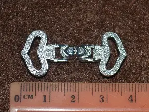 Застібка родованим