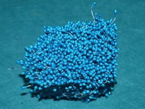 Тичинки на нитці