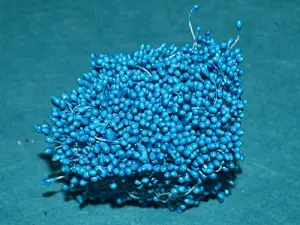 Тичинки на нитці