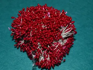 Тичинки на нитці