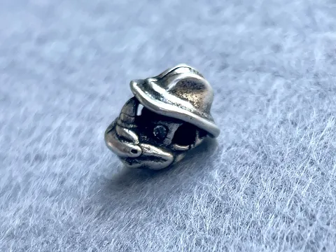 Намистина Носоріг