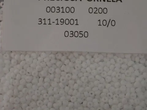 Бісер Preciosa 03050