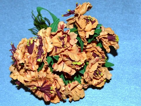 Цветы букетом