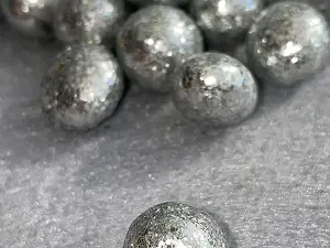 Шарики пенопластовые с глиттером