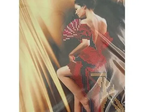 Девушка с веером