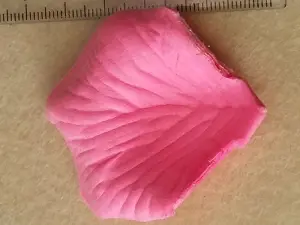 пелюстки троянд