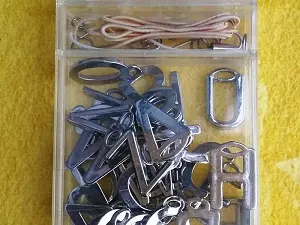 Підвіски букви